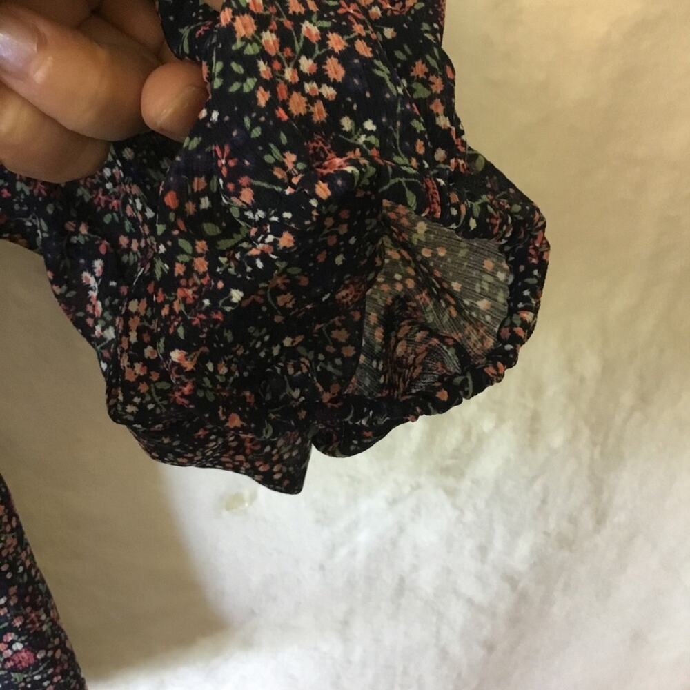 J. Crew Mercantile Floral V-Neck Button-Up Blouse - Picture 6 of 11